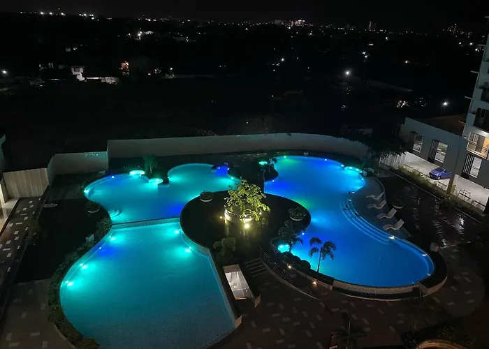 Bright And Stylish With Pool View And Balcony 4* Lapu-Lapu City
