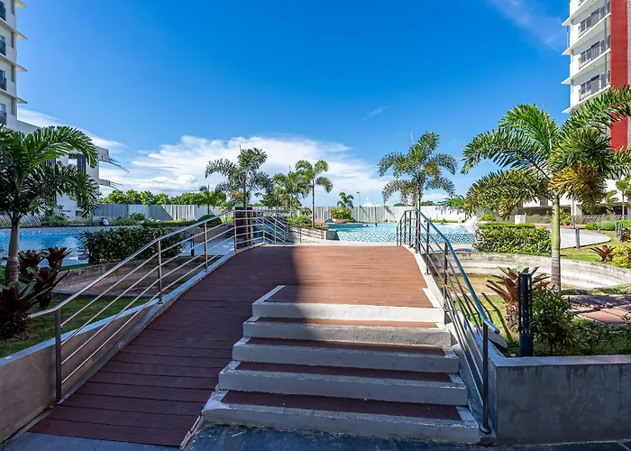 Aparthotel Bright And Stylish With Pool View And Balcony Lapu-Lapu City