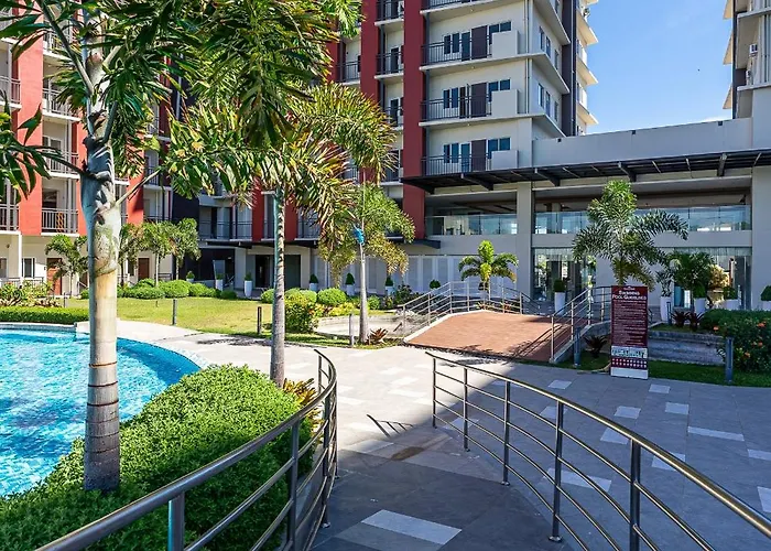 Aparthotel Bright And Stylish With Pool View And Balcony Lapu-Lapu City